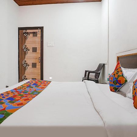 Fabexpress Sai Lodging I - Nr Nashik Railway Station Zewnętrze zdjęcie
