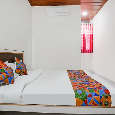 Fabexpress Sai Lodging I - Nr Nashik Railway Station Zewnętrze zdjęcie