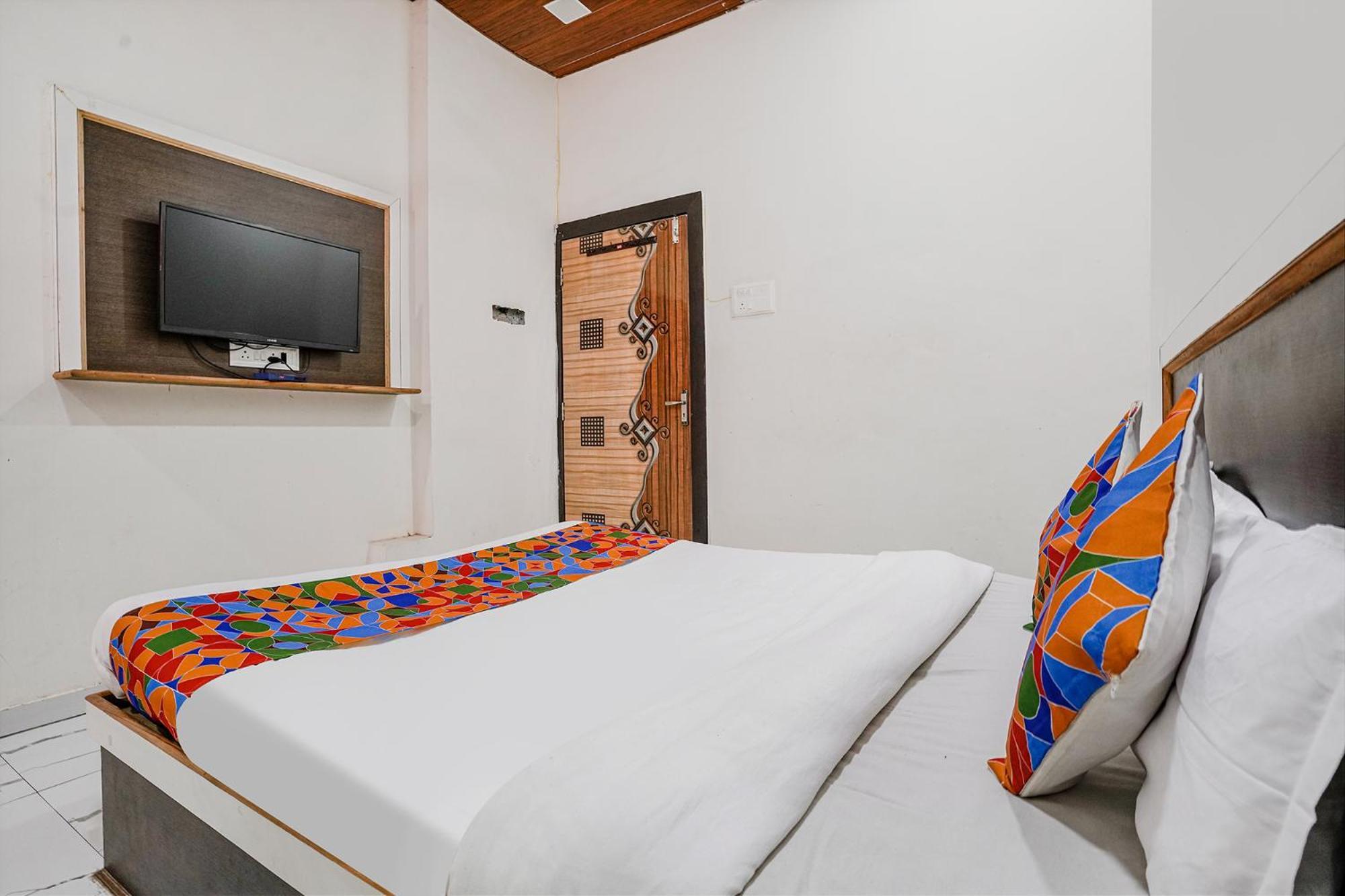 Fabexpress Sai Lodging I - Nr Nashik Railway Station Zewnętrze zdjęcie