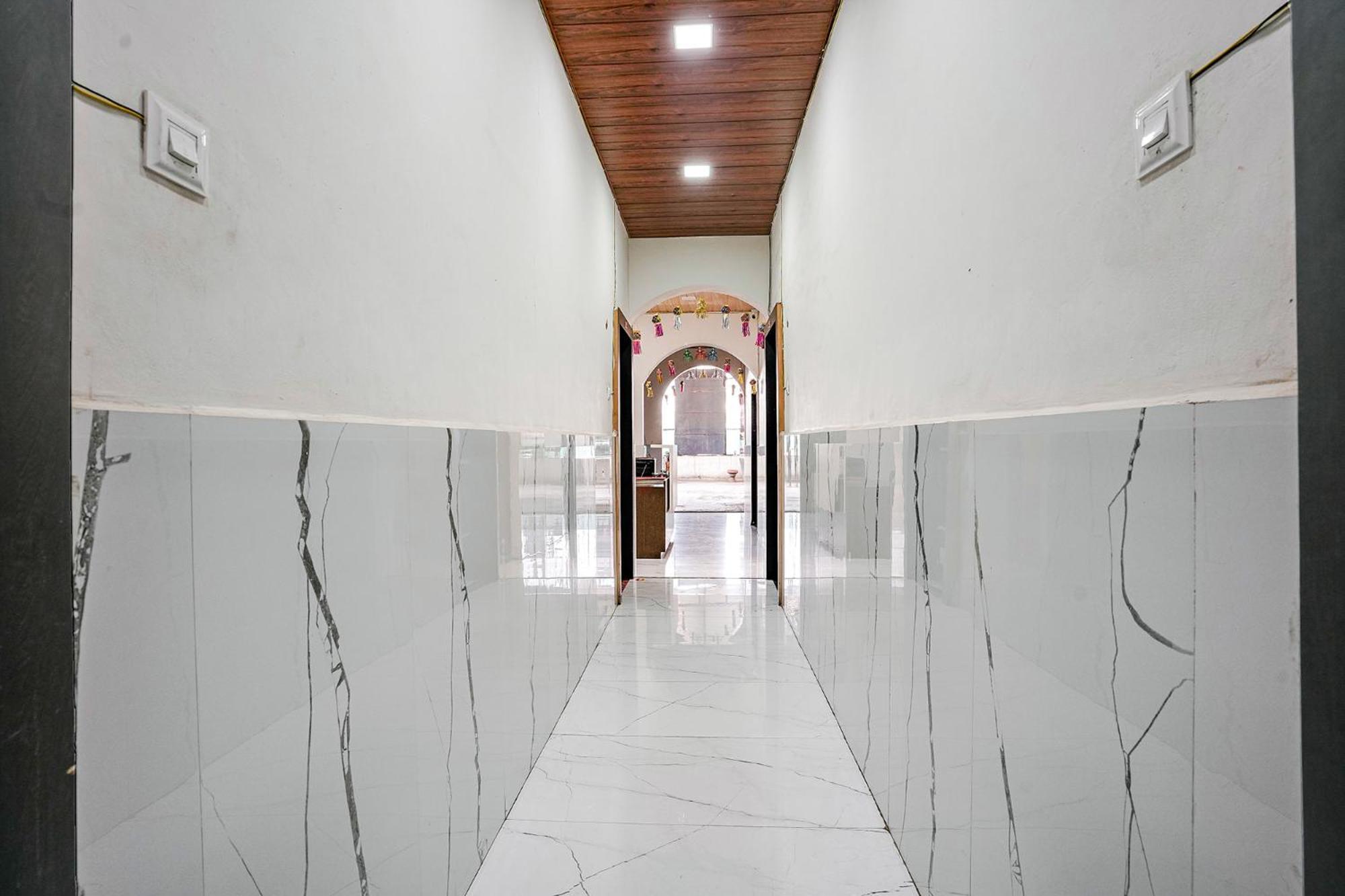 Fabexpress Sai Lodging I - Nr Nashik Railway Station Zewnętrze zdjęcie