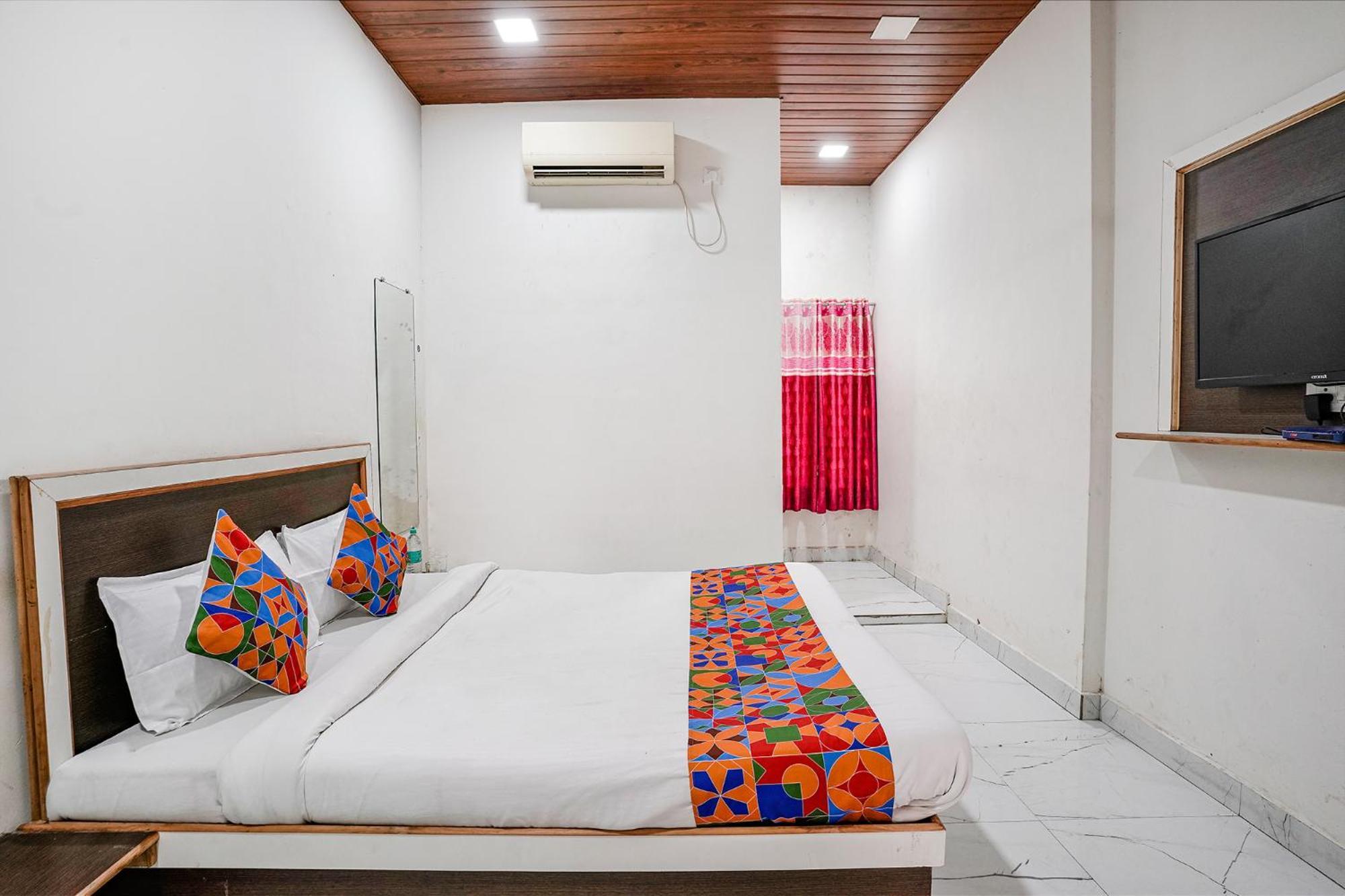 Fabexpress Sai Lodging I - Nr Nashik Railway Station Zewnętrze zdjęcie